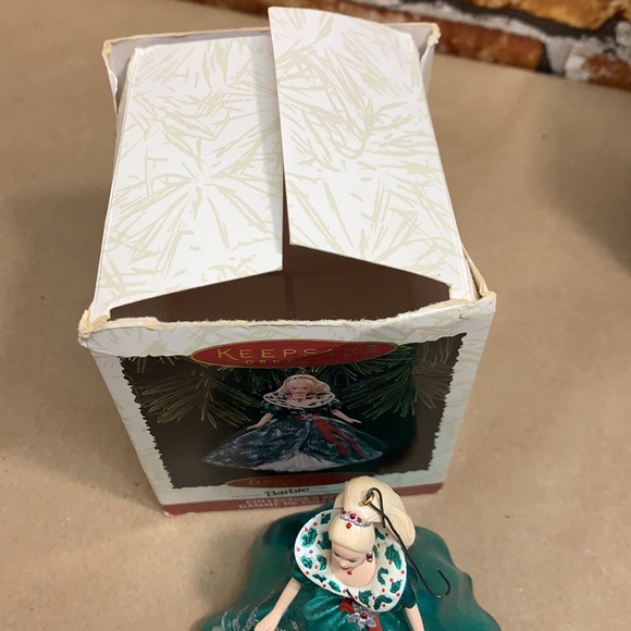 Vintage Barbie Christmas ornament 1995 - Picture 4 of 10
